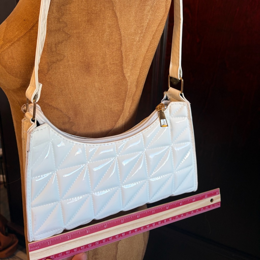 -SOLD- Unk Glossy White Quilted Shoulder Bag - Picture 5 of 5